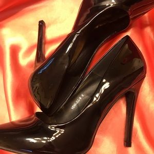 Black patent high heel!